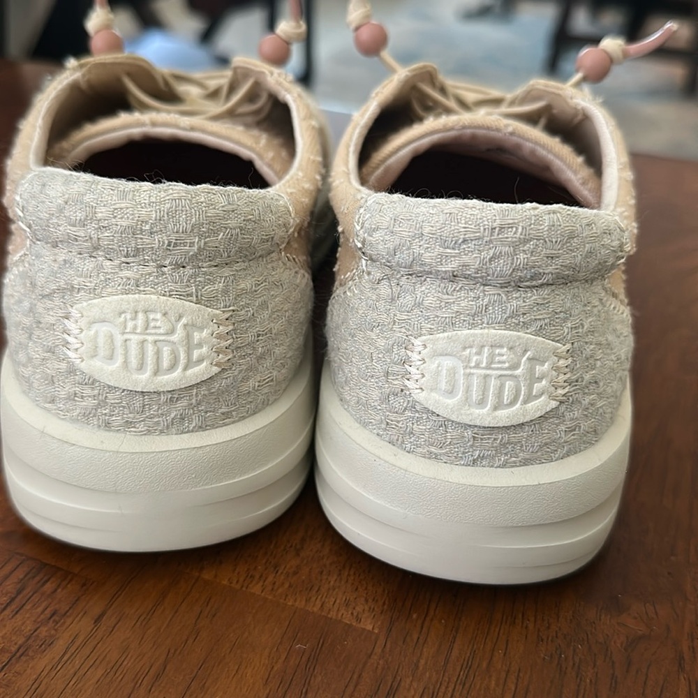 Hey dude women’s 9